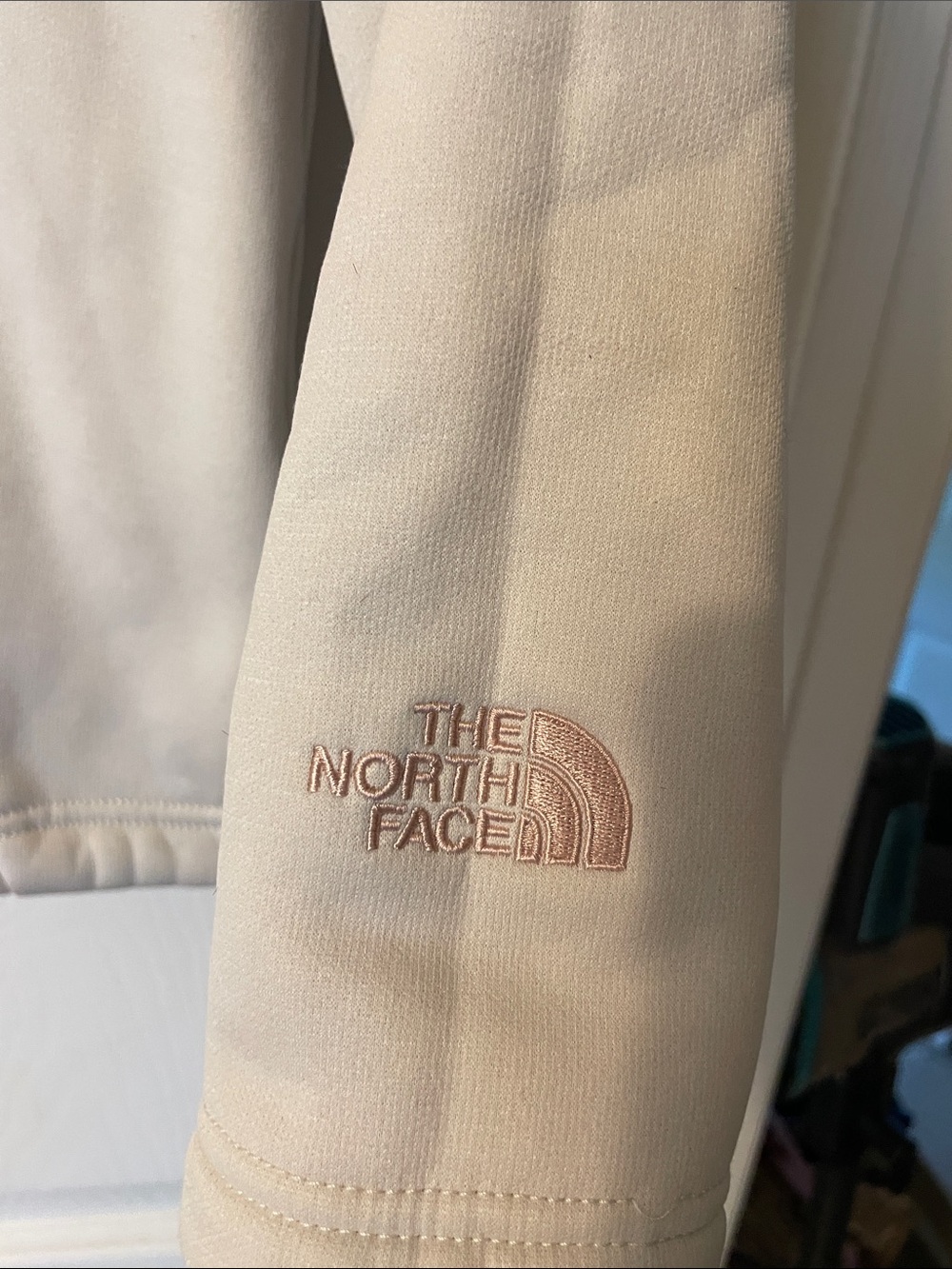 The North Face Pink and Cream Quilted Pullover Jacket - Picture 4 of 7